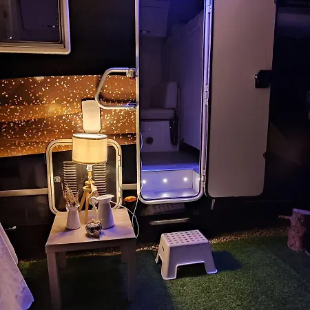 Autocaravana En El Centro De Bienestar Tfm Cadiz Exterior photo