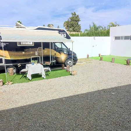 Autocaravana En El Centro De Bienestar Tfm Cadiz Exterior photo
