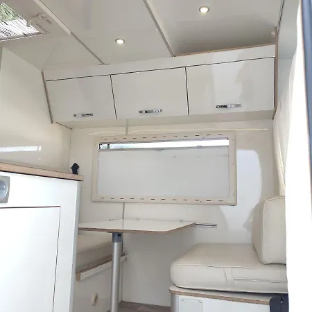 Autocaravana En El Centro De Bienestar Tfm Cadiz Exterior photo